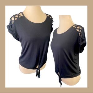 ▪️FREE W/ BUNDLE▪️ Lattice Shoulder Tie Front Top. Cute & comfy!  Size M